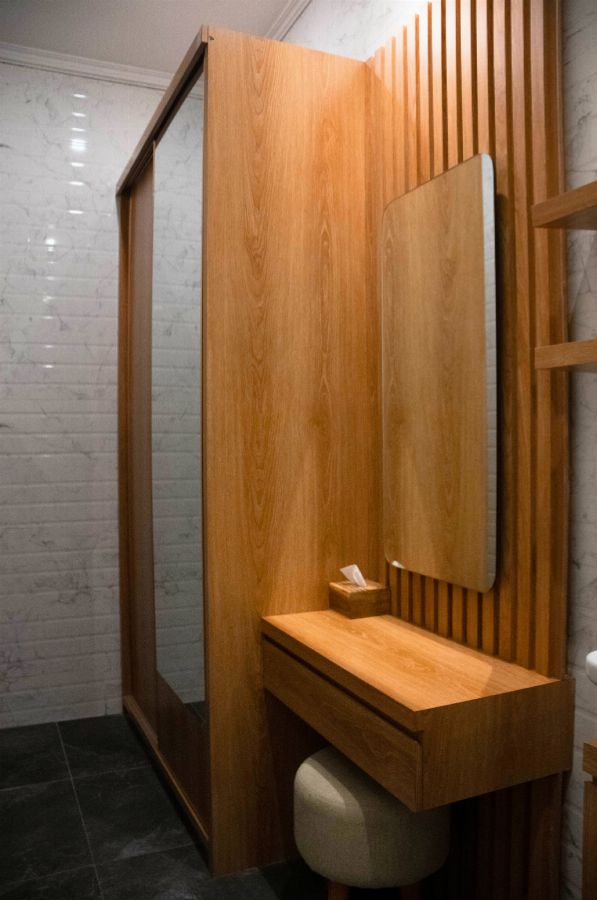 The Suite Villa slide 12